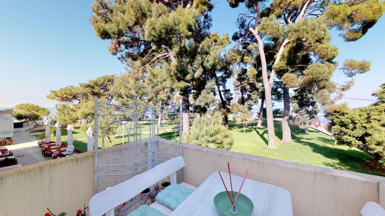 Lara Deluxe Superior 5 Star Apartment, Your Piece Of Heaven By The Sea & Park Novigrad Istria 외부 사진