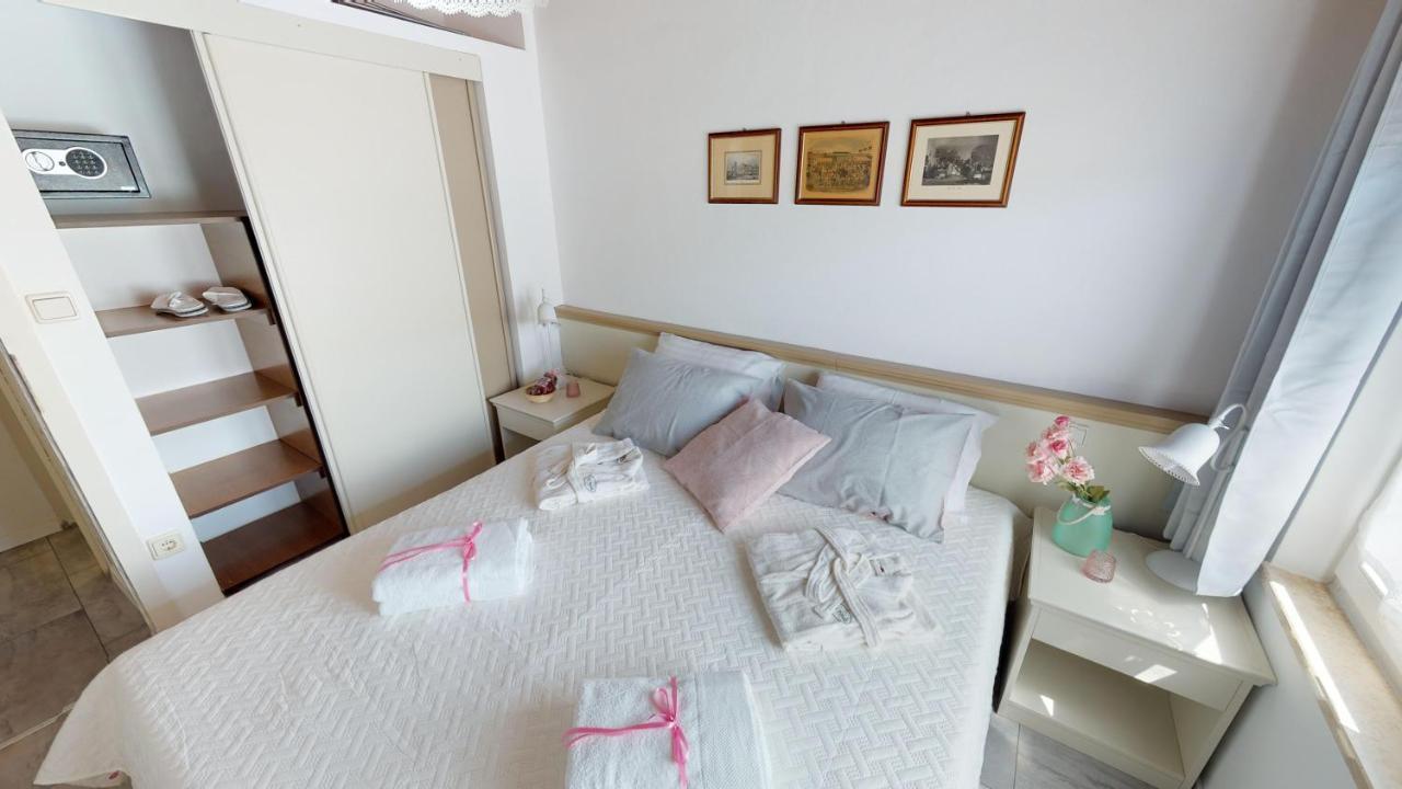 Lara Deluxe Superior 5 Star Apartment, Your Piece Of Heaven By The Sea & Park Novigrad Istria 외부 사진